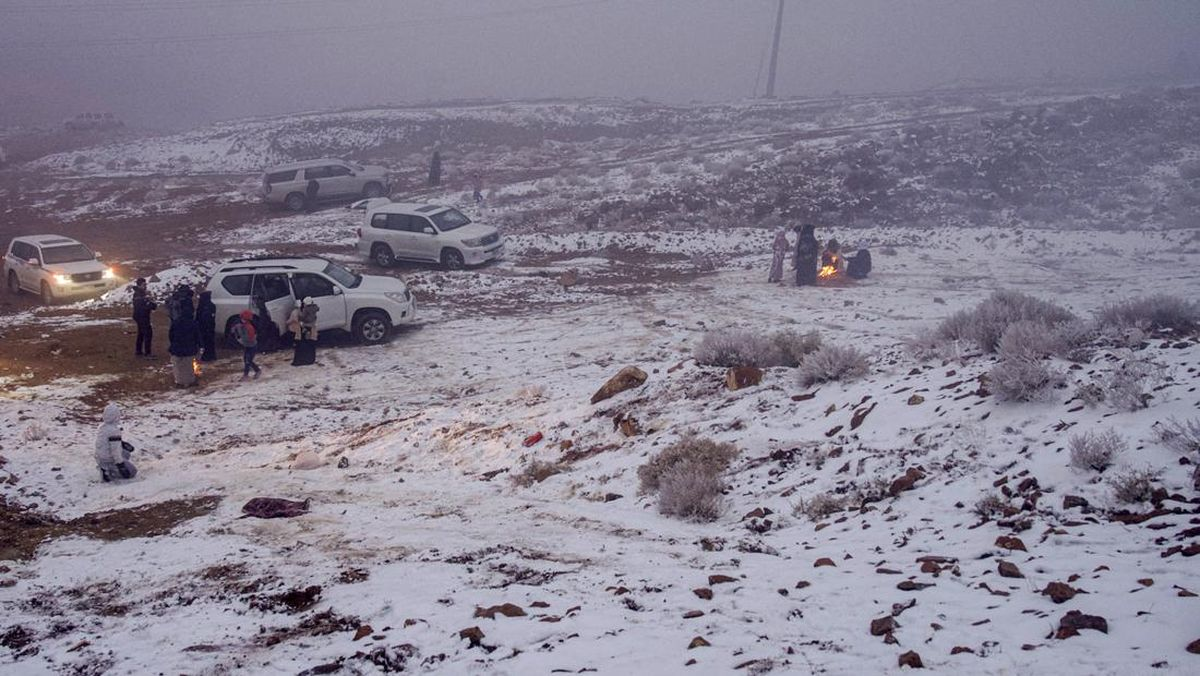 Fenomena Langka Salju Turun di Arab Saudi, Suhu Capai Minus 4°C
